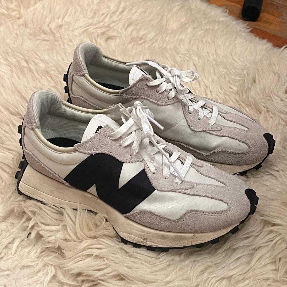 New Balance 327